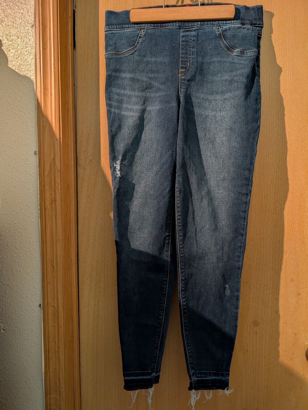 SPANX Women's Medium Blue Wash slightly Distressed Skinny Jeans